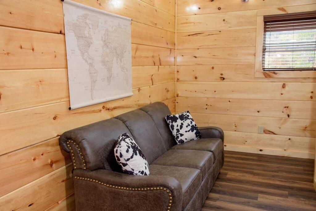 Spacious 2800 Sq Ft-Cozy Wood Cabin-New Build Pigeon Forge Exterior foto